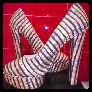 **AUTHENTIC** Charlotte Olympia Platform Pumps